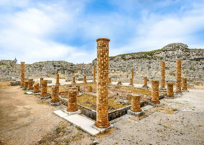 T1 Amplo E Repleto De Luz Junto à Pç Do Comércio - Self Check In