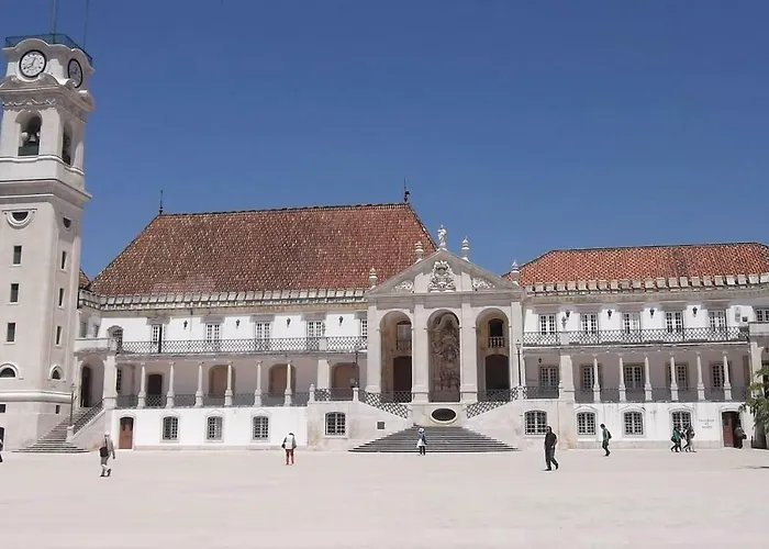 T1 Amplo E Repleto De Luz Junto à Pç Do Comércio - Self Check In * Coimbra