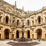 T1 Amplo E Repleto De Luz Junto A Pc Do Comercio - Self Check In Coimbra