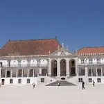 T1 Amplo E Repleto De Luz Junto A Pc Do Comercio - Self Check In * Coimbra