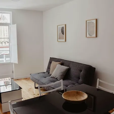 T1 Amplo E Repleto De Luz Junto A Pc Do Comercio - Self Check In