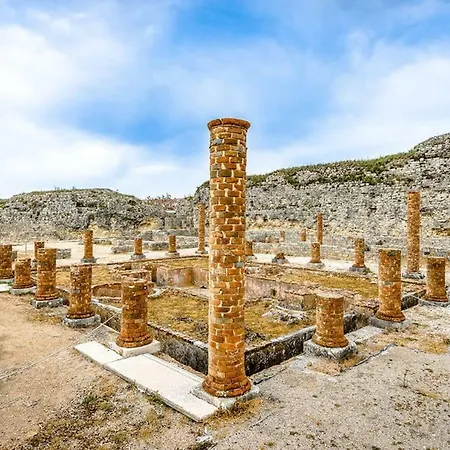 T1 Amplo E Repleto De Luz Junto A Pc Do Comercio - Self Check In