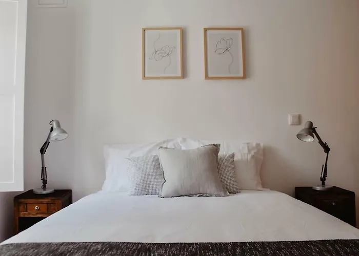 T1 Amplo E Repleto De Luz Junto A Pc Do Comercio - Self Check In